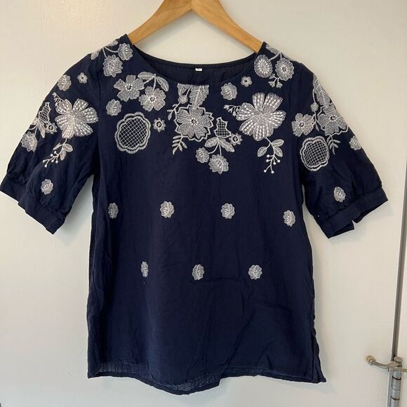 Tops - Embroidered Flower Blouse